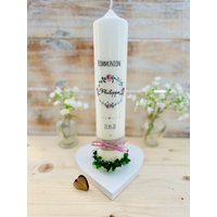 Kommunionkerze Blumen Taufkerze Pfingstrosen Blumenkranz Kranz "Mira" Eukalyptus Oliven Zweige Blätter Rosa Grün Altrosa Vintage Kommunionkerze Blumen Taufkerze Pfingstrosen Blumenkranz Kranz "Mira" Eukalyptus Oliven Zweige Blätter Rosa Grün Altrosa Vintage von Villarosalotta