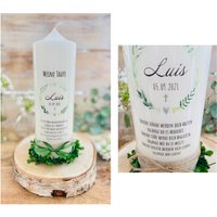 Taufkerze Blätter Kranz „Louis" Grün & Spruch Eukalyptus Oliven Unsere Hände Werden Dich Kommunionkerze Konfirmationskerze Taufkerze Blätter Kranz „Louis" Grün & Spruch Eukalyptus Oliven Unsere Hände Werden Dich Kommunionkerze Konfirmationskerze von Villarosalotta