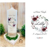 Taufkerze Blumenkranz Lilly Blätterkranz Kranz Zweige Rustik Jute Blumen Eukalyptus Bordeaux Moody Kommunionkerze Konfirmationskerze von Villarosalotta