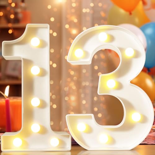 Weiße LED Zahlen Lampe Nummer Beleuchtete Ziffern für 13. Geburtstagsparty Jubiläum Hochzeit Hintergrund, Beleuchtete Zahlen Lichter Batteriebetrieben Zuhause Bar Wand- und Tischdekoration - Zahl 13 Weiße LED Zahlen Lampe Nummer Beleuchtete Ziffern für 13. Geburtstagsparty Jubiläum Hochzeit Hintergrund, Beleuchtete Zahlen Lichter Batteriebetrieben Zuhause Bar Wand- und Tischdekoration - Zahl 13 von Vimlits