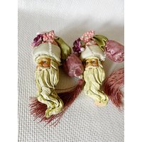 2Er Set Super Rare Santa Claus Weihnachtsbaumschmuck, Antike Weihnachtsmänner, Vintage Baumschmuck, Großes Pastellweihnachtsmann von VinsarStudios