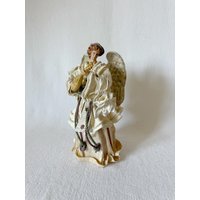 Vintage Engel-Figur Mit Musikinstrument, Stoffkleid Und Goldakzenten, Weihnachtsengel-Statue, Feiertags-Hauptdekor, Engel-Baumspitze von VinsarStudios