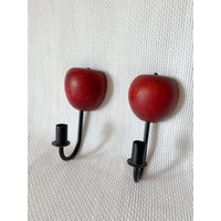 Vintage Holz Apfel Und Metallkerzen Wandlampen, Rote Äpfel Detaillierte Kerzen Wanddekoration, Kerze An Der Wand Hängen, Primitive Wandlampen Vintage Holz Apfel Und Metallkerzen Wandlampen, Rote Äpfel Detaillierte Kerzen Wanddekoration, Kerze An Der Wand Hängen, Primitive Wandlampen von VinsarStudios
