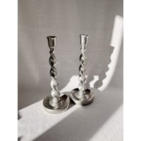 Vintage Paar Arthur Court Aluminium Silber Twist Kerzenleuchter Chunky Swirl Einzigartige Heavy Metal Brutalist von VinsarStudios
