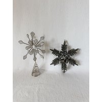 Vintage Perlen Silber/Weiß Teelichthalter Aufhänger Oder Schneeflocke Baumspitze, Weihnachtsverzierung, Einzigartiger Kerzenhalter Vintage Perlen Silber/Weiß Teelichthalter Aufhänger Oder Schneeflocke Baumspitze, Weihnachtsverzierung, Einzigartiger Kerzenhalter von VinsarStudios