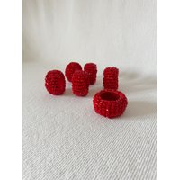 Vintage Satz Von 6 Roten Perlen Urlaub Serviettenringe, Weihnachten Tischdekoration, Serviettenringe Set, Rote von VinsarStudios