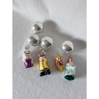 Vintage Verschiedene Glasverzierungen Weihnachtsdekor, Sammlerstück Altes Weihnachtsbaumglas, Glasbär, Silberne Glaskugeln, Glas Humpty Dumpty Vintage Verschiedene Glasverzierungen Weihnachtsdekor, Sammlerstück Altes Weihnachtsbaumglas, Glasbär, Silberne Glaskugeln, Glas Humpty Dumpty von VinsarStudios