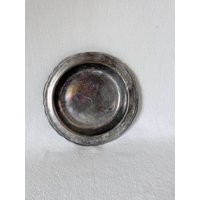 Vintage Versilberte Runde Speiseplatte Mit Gewelltem Rand, Tablett Silber Küchendekoration, Nachttisch Teller Beere Silbertablett Fancy Schüssel von VinsarStudios