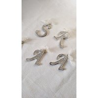 Vintage Weihnachtsbaum Strass Buchstaben Ornamente, Erstaunliche Dekoration, Einzigartige Alte Weihnachtsdekoration, Silber Glänzender Anfangssatz Vintage Weihnachtsbaum Strass Buchstaben Ornamente, Erstaunliche Dekoration, Einzigartige Alte Weihnachtsdekoration, Silber Glänzender Anfangssatz von VinsarStudios