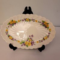 Royal Staffordshire Teller, Newport Keramik, Vintage Oval Gelb Rosa Floral Von Glarice Cliff von VintAgeandMore7