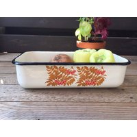 Weißer Emaille Kasten, Box, Behälter Für Lebensmittel, Aschebeere Dekor, Eberesche Dekor Weißer Emaille Kasten, Box, Behälter Für Lebensmittel, Aschebeere Dekor, Eberesche Dekor von VintaVoyage