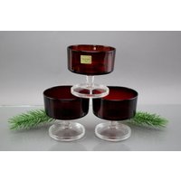 3 Stück Ruby Red Champagne Glas Luminarc France "Cavalier" - 1960S 1970S Retro Party Mid Century Dessert Gläser Rot von Vintage4Moms