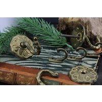 7 Stück Kleider Haken Messing Handtuch Handarbeit von Vintage4Moms