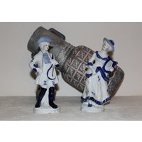 Antike Porzellan Figur Blau Weißes Zauberhafte Handarbeit Mann Und Frau Set Vitrinen Tisch Hochzeit Dekoration von Vintage4Moms