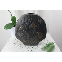Blumenvase Tisch Vase Keramik Rund Wunderschönes Braun Goldenes Muster Blätter Bild Fat Lava von Vintage4Moms