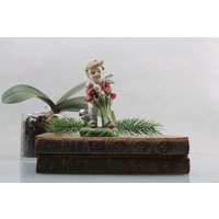 Keramik Figuren Porzellan Zauberhafte Handarbeit Junge Vitrinen Figur Garten Mit Regenschirm Und Hund von Vintage4Moms