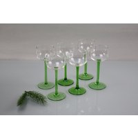 Vintage 6 Stück Set Weingläser Aus Den 60Er Jahren Glas 0, 10 Liter Green Glass Elegant Luminarc von Vintage4Moms