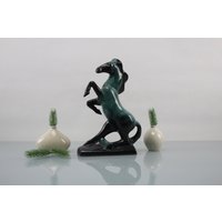 Vintage Handgemachte Wunderschöne Figur Pferd Mid Century Porzellan Vitrinen Dekoration 60Er Jahre von Vintage4Moms