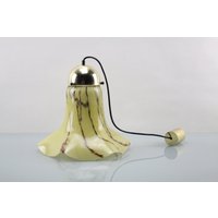 Vintage Marmoriertes Glas Art Deco Stil Mit Messing Haube Vintage Marmoriertes Glas Art Deco Stil Mit Messing Haube von Vintage4Moms