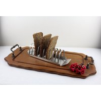 Vintage Schneidebrett Antike Messing Griffe Hochwertiges Dickes Edel Holz Toastständer Edelstahl Set Mid Century Frühstückstisch Ddr von Vintage4Moms