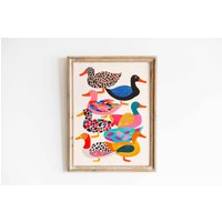 Lustige Enten Poster Bunte Wandkunst Druck Badezimmer Trendige Wanddekoration Tierposter Farbenfrohe Moderne Lustige Enten Poster Bunte Wandkunst Druck Badezimmer Trendige Wanddekoration Tierposter Farbenfrohe Moderne von VintageArtQuarter