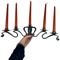 Vintage Messing Blumen-Kerzenleuchter Schmiedeeisen Mittelalter-stil Herzstück Vintage Messing Blumen-Kerzenleuchter Schmiedeeisen Mittelalter-stil Herzstück von VintageBodacious