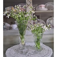 Set 2 Kleine Glasvasen, Blumenvasen, Vintage Vasen, Geschliffen, Geätzt, Florales Dekor, Tischdeko, Shabby, Brocante Set 2 Kleine Glasvasen, Blumenvasen, Vintage Vasen, Geschliffen, Geätzt, Florales Dekor, Tischdeko, Shabby, Brocante von VintageBuedchen
