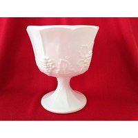 Vintage Glas Milch Kompott; Sockel-Schale Oder Vase von VintageByHelena