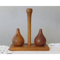 Vintage Salz Pfefferstreuer Holz Gewürz Glas Salzshaker Spanisch Design Spanien Vintage Salz Pfefferstreuer Holz Gewürz Glas Salzshaker Spanisch Design Spanien von VintageByLeni