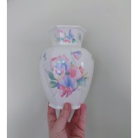 Little Sweetheart Aynsley Chelford Vase 7 1/4" Porzellan Made in England Muster Sammlerstück Vintage von VintageByThomas