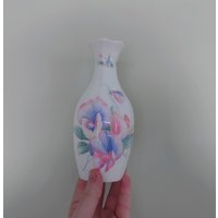 Little Sweetheart Aynsley Essex Vase 6 3/4" Porzellan Made in England Muster Sammlerstück Vintage von VintageByThomas