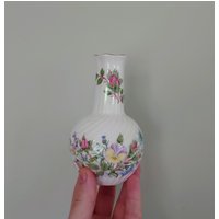 Wild Tudor Aynsley 5" Knospen Vase Porzellan Made in England Muster Sammlerstück Vintage Feines Keramik Blumenvase von VintageByThomas