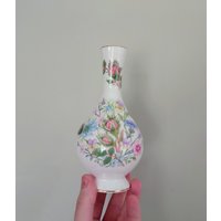 Wild Tudor Aynsley 6" Knospen Vase Globus Porzellan Made in England Muster Sammlerstück Vintage Fine Porcelain Keramik Floral von VintageByThomas