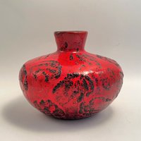 Gräflich Ortenburg 635 Fat Lava Rot Schwarzer Vasenhenkel, 70Er Jahre, West German Pottery von VintageCeramics4You