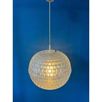 Mid Century Kristall Kugel Acryl Glas Pendel Lampe von VintageChampignon