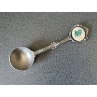 Vintage Deko Zinnlöffel Mit Blume Keramik Dekoration, Ritter Zinn von VintageDeBlijeEkster