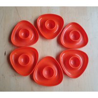 Vintage Plastik Eierbecher, Orange, 6Er Set, Lustige Mid Century Frühstücksutensilien Vintage Plastik Eierbecher, Orange, 6Er Set, Lustige Mid Century Frühstücksutensilien von VintageDeBlijeEkster