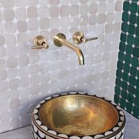 Unlackierter An Der Wand Befestigter Messinghahn Badezimmer-Befestigung Im Vintage-stil Unlackierter An Der Wand Befestigter Messinghahn Badezimmer-Befestigung Im Vintage-stil von VintageFaucets