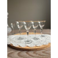 Vintage Aperitif Likör Wodka Gläser Mit Goldenem Rand, Klarglas Langem Stiel, Barzubehör Aus Der Mitte Des Jahrhunderts von VintageForModern