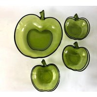Vintage Glasschalen Set, Apfelform, Grünes Glas, Apfel-Schalen, 8Tlg Schalen Salatschale Vintage Glasschalen Set, Apfelform, Grünes Glas, Apfel-Schalen, 8Tlg Schalen Salatschale von VintageFraeulein