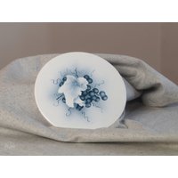 Untersetzer Art Deco Antike Keramikplatte Jugendstil Spritzdekor Weinlaub Traubendolde Platte Ø 17 cm Runde Kuchenplatte Küchendeko Landhaus von VintageFuechse