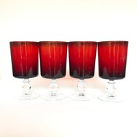 4 Vintage Rubin Rot 10Oz Weingläser Mit Klaren Ball Stiele & Basen von VintageGlassFindsCo