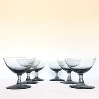Set Mit 6 Super Groovy Retro Smokey Glass Unzen Champagner Cocktail Coupés von VintageGlassFindsCo