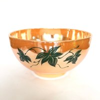 Big - Vintage Pfirsich Lustre Anker Hocking Bowle Schale Mit Efeu Motiv von VintageGlassFindsCo