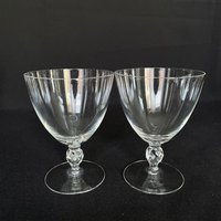Paar Facettierte Kugel Stiel Kristall 6, 5 Unzen Cocktail Coupes - Vintage Barware Retro von VintageGlassFindsCo