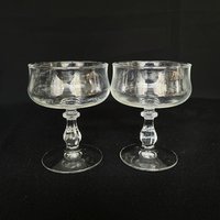 Paar Vintage Crystal Flared Rim Flat Bottom Oz Champagner Cocktail Coupes - Barware von VintageGlassFindsCo