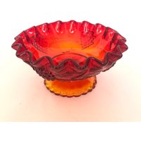 Vintage Amberina Glas Torte Krustrand Weintrauben Fußschale Von Le Smith von VintageGlassFindsCo