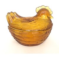 Vintage Golden Amber Glas Henne Auf Nest - Bedeckt Schale von VintageGlassFindsCo