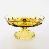 Vintage Golden Amber Glass Hazel Atlas 3-Teilige Geteilte Sockelschale Mit Fuß Servierplatte von VintageGlassFindsCo