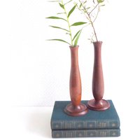 Set Edle Holz Vasen Braun/ Gedrehte Holzvasen/ Holz Vasen Signiert/ Mid Century Modern Home Decor Set Edle Holz Vasen Braun/ Gedrehte Holzvasen/ Holz Vasen Signiert/ Mid Century Modern Home Decor von VintageHomeMoments